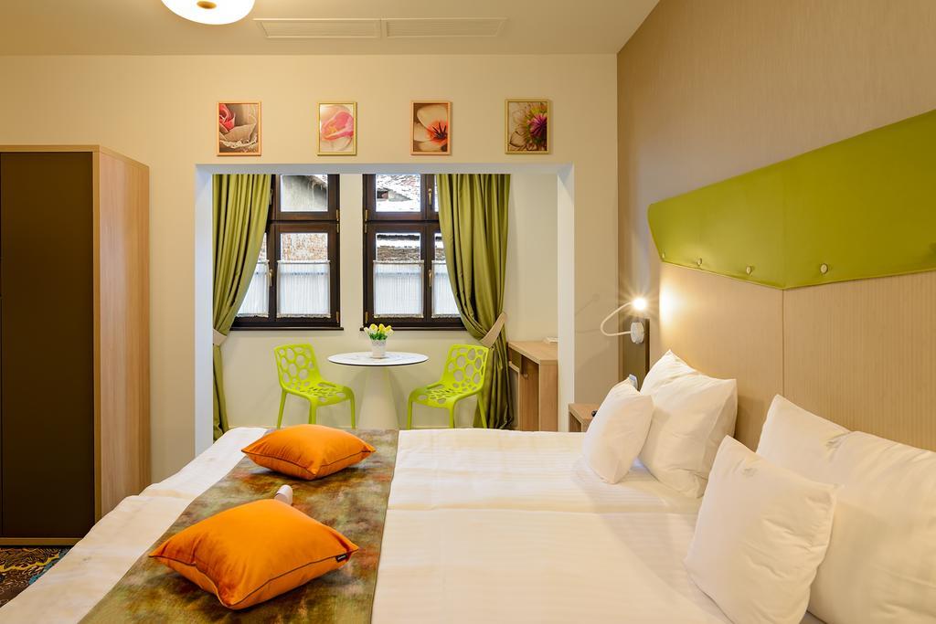 Blumenhaus Sibiu Aparthotel Exterior photo