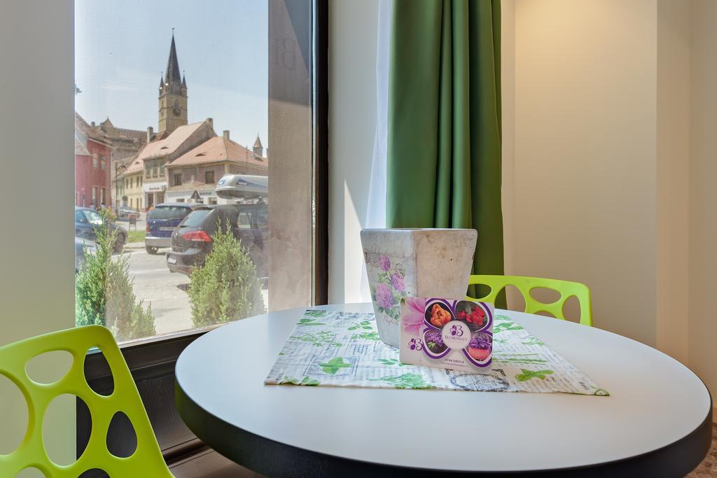 Blumenhaus Sibiu Aparthotel Exterior photo