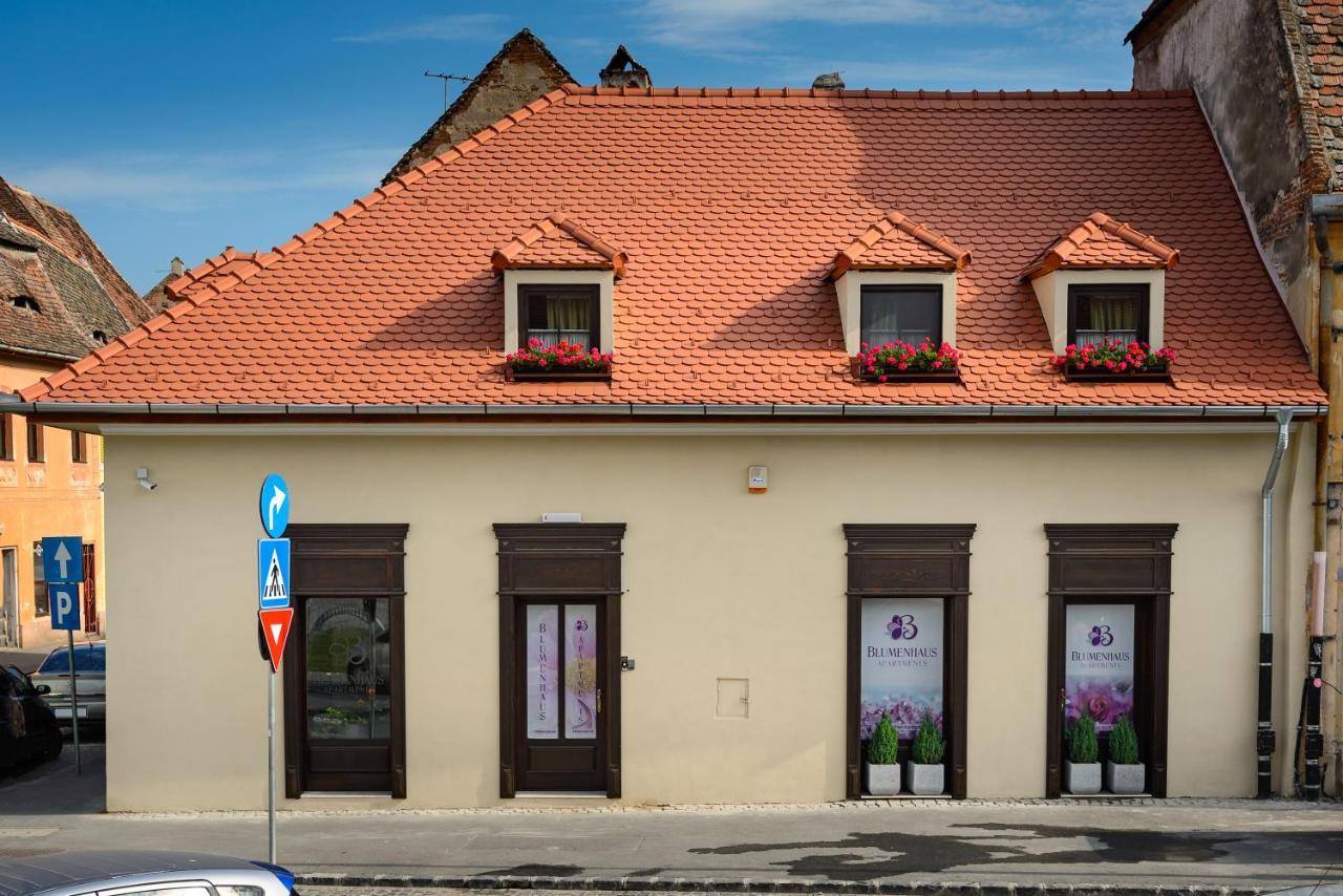 Blumenhaus Sibiu Aparthotel Exterior photo